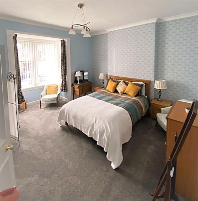 St John'S Flat Spacious Accomodation Dalry  Exterior foto
